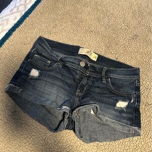 Hollister size 7 Dark Blue Short Shorts Low Rise Denim Shorts